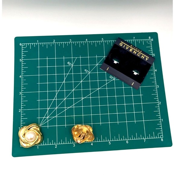 Vintage Givenchy Gold Tone Faux Pearl Statement Clip On Earrings 80's Marked - Picture 14 of 15